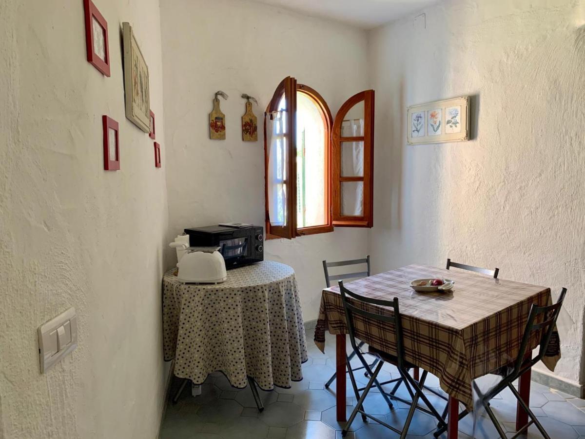 Villa Le Ginestre La Caletta Exterior foto